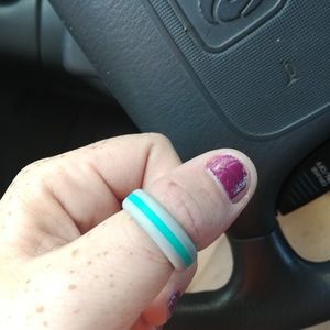 Women's silicone ring